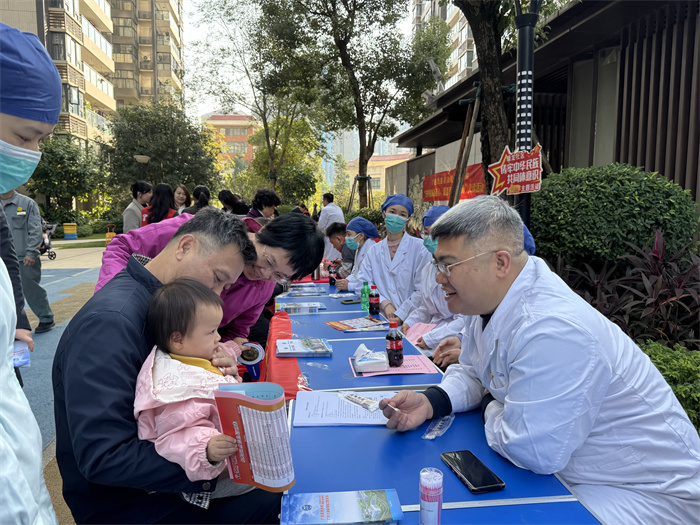关注口腔健康 共享美好生活——百家乐投注
儿牙与公卫党支部走进五象蟠龙社区 第 2 张