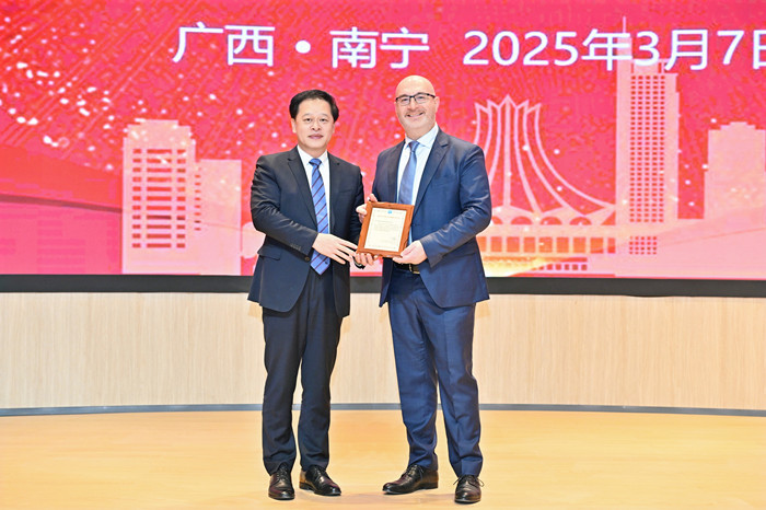 大咖齐聚！“微创美学修复与粘接”公益讲座在百家乐投注
成功举办！ 第 3 张